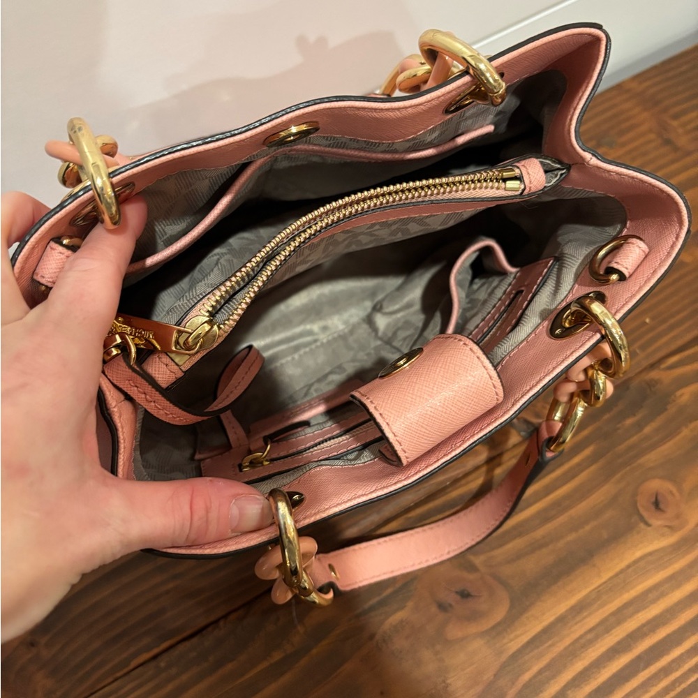 Michael Kors Cynthia Medium Satchel Pale Pink Leather Gold Chain - Picture 2 of 9